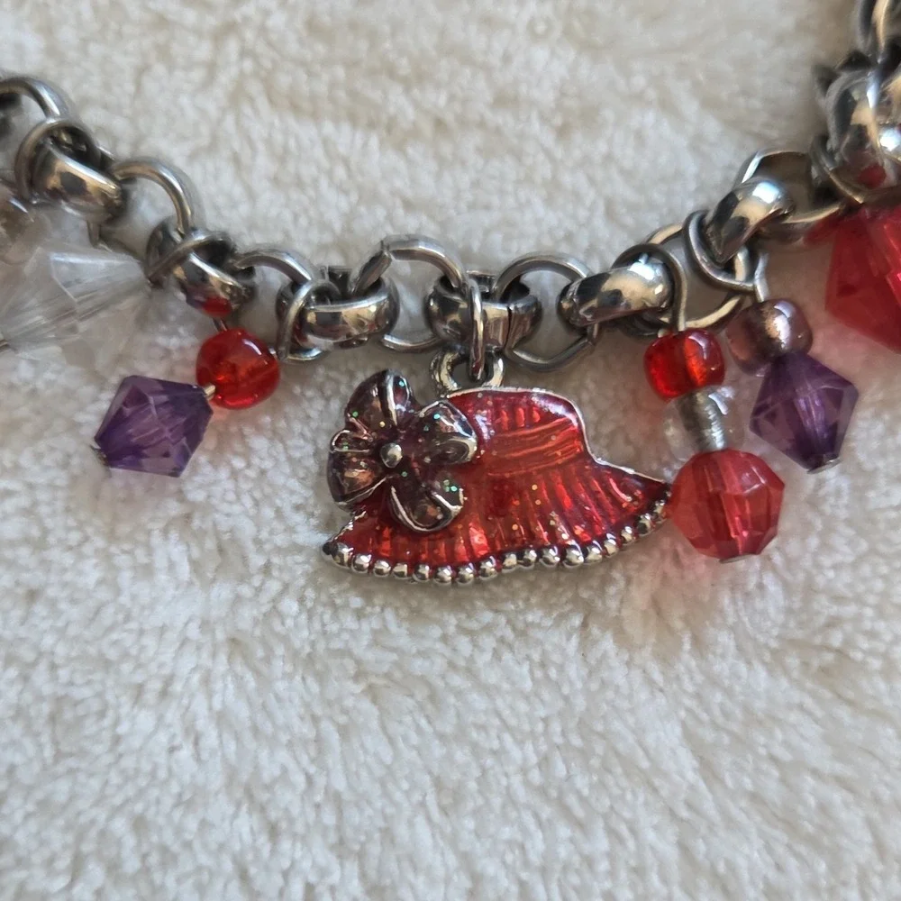 Red & Purple Beaded Charm Bracelet with Magnetic Clasp‎ & Hat Dangle Charms